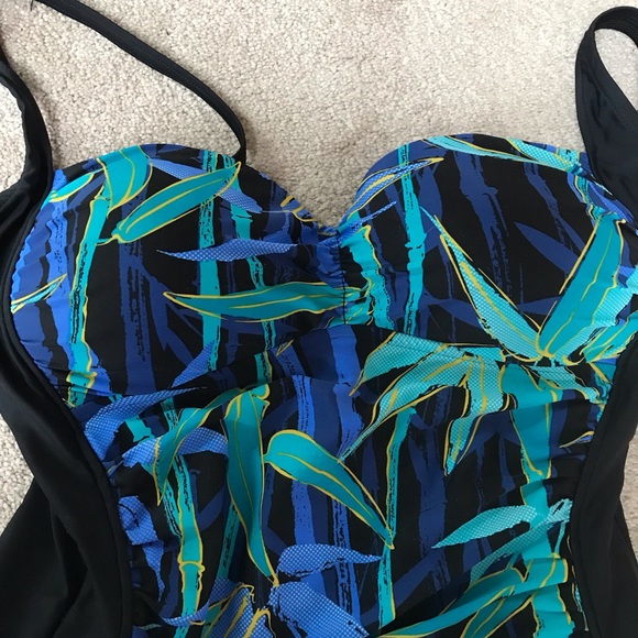 Azul by Maxine of Hollywood Swimsuit.  Size 14. Vibrant teal & blue multi top. - Picture 3 of 7
